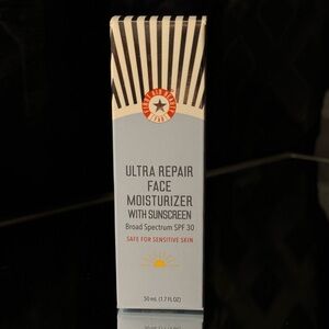 First aid beauty FAB,Ultra Repair Face Moisturizer with broad spectrum SPF 30